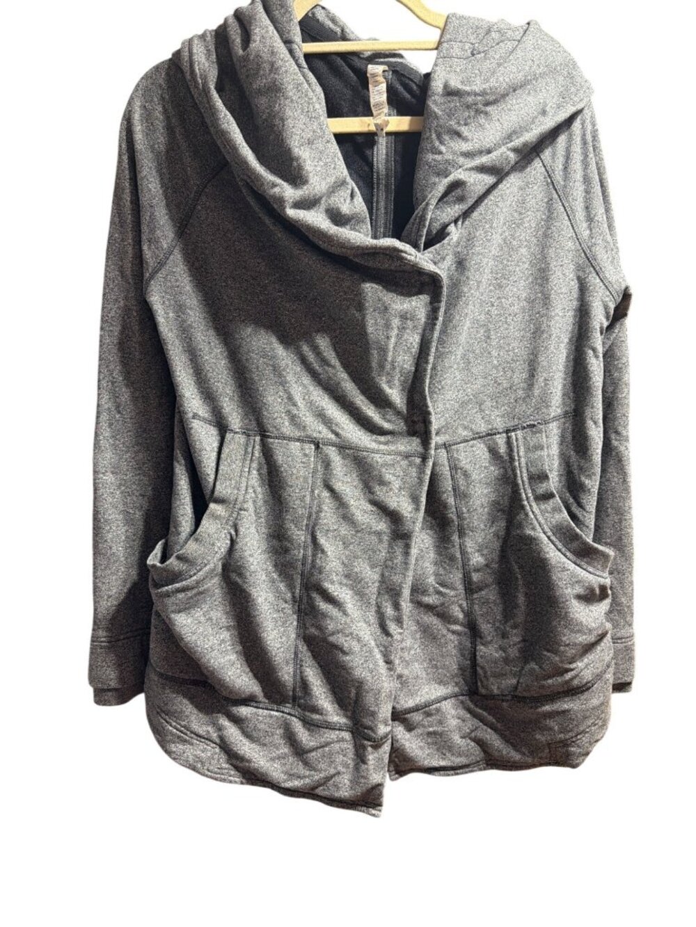Lululemon Find Your Centre Wrap Jacket Gray 2 Snaps Athletic Wear Hood Size 6